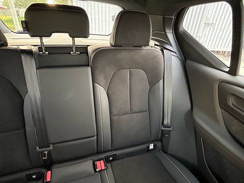 Used 2023 Volvo XC40 Recharge Ultimate AWD/4WD image 14