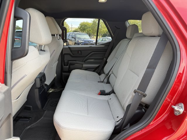 Certified 2025 Toyota 4Runner SR5 AWD/4WD image 25