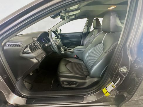 Used 2023 Toyota Camry SE image 13