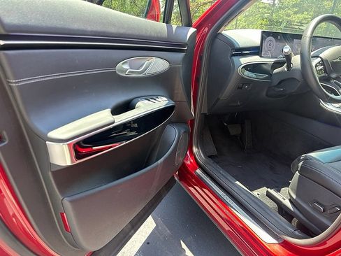 Certified 2026 Genesis GV70 2.5T AWD/4WD image 6
