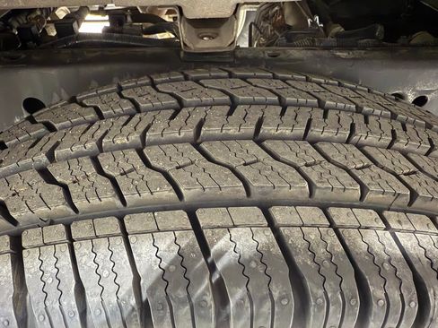 Used 2020 Nissan Frontier PRO-4X w/ Pro-4x Utility Package image 50