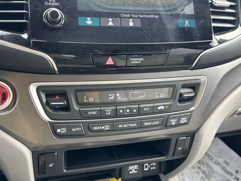 Certified 2022 Honda Pilot Special Edition image 11