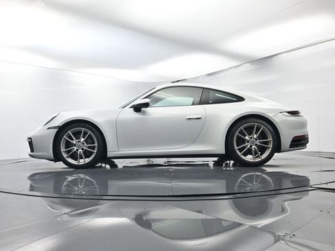 Certified 2022 Porsche 911 Carrera image 44