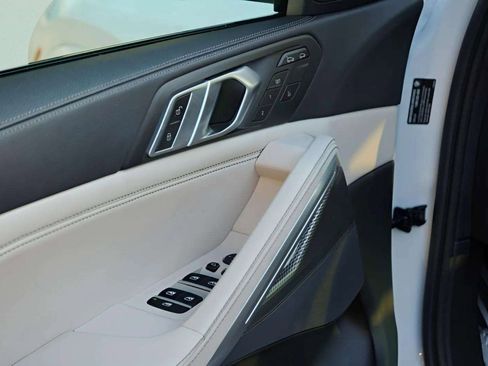 Used 2022 BMW X6 xDrive40i w/ Executive Package image 30