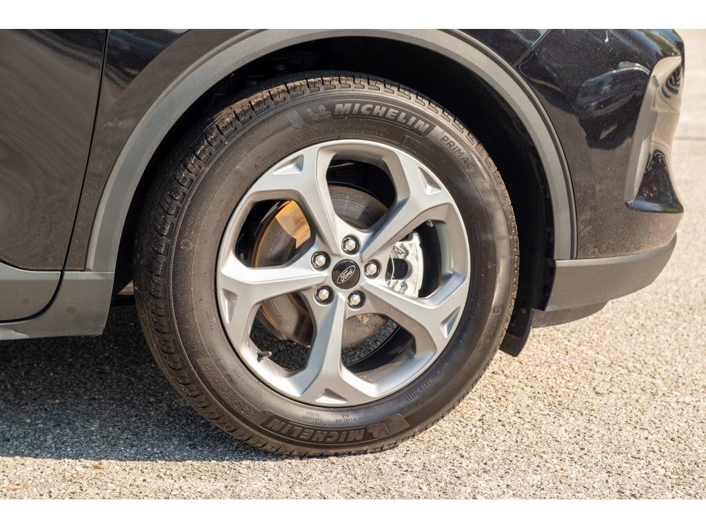 Used 2025 Ford Escape ST-Line FWD image 10