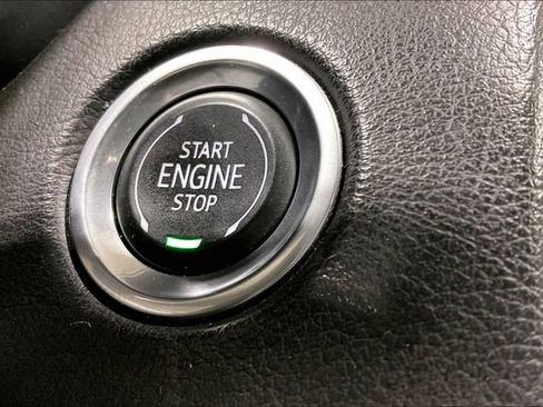 Used 2019 Cadillac XT4 Premium Luxury FWD image 33