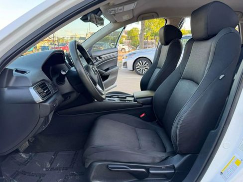 Used 2018 Honda Accord LX image 11
