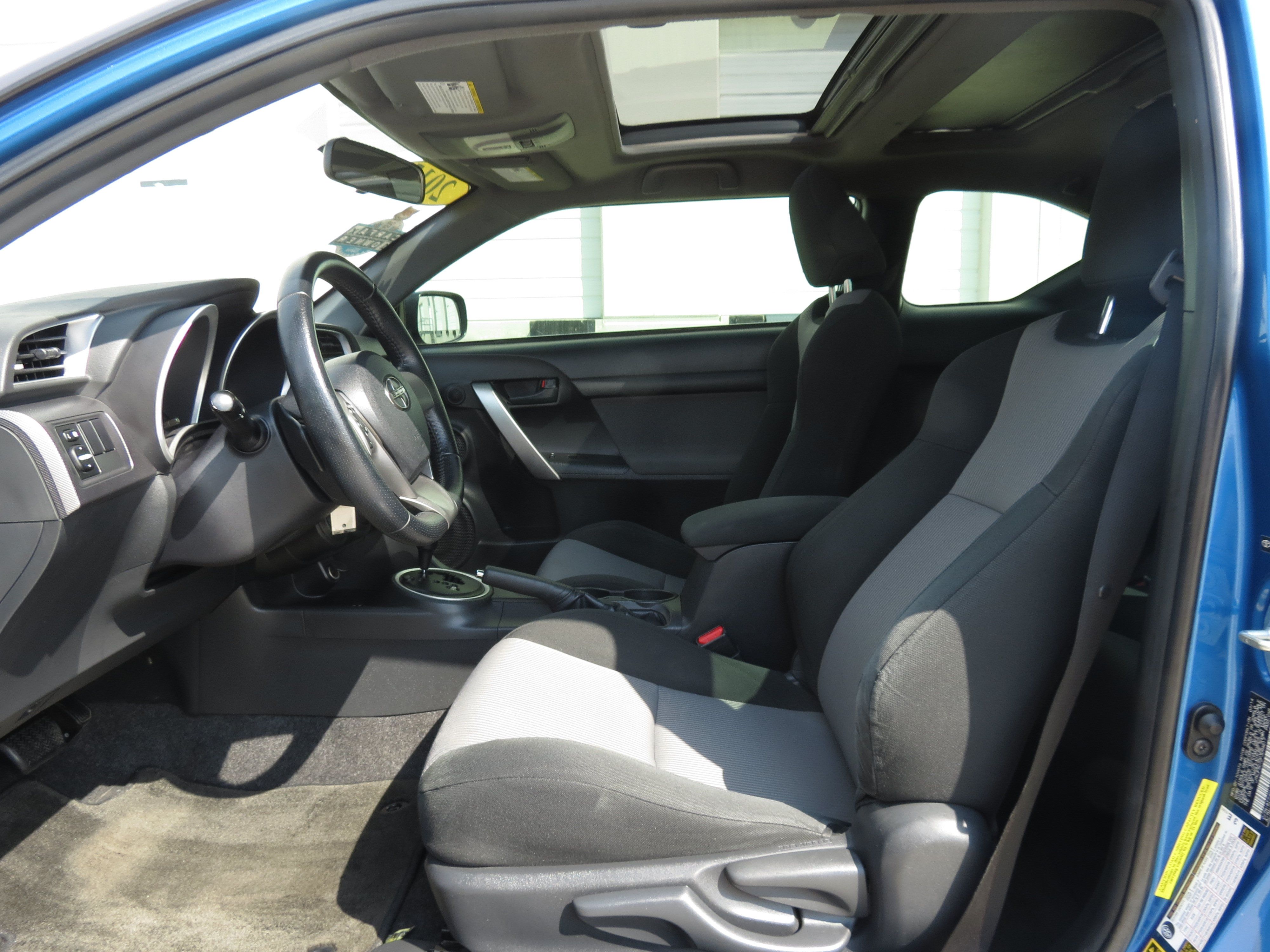 Used 2015 Scion tC FWD image 25