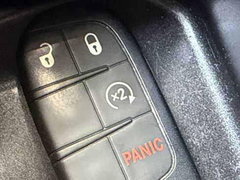 Used 2025 Jeep Compass Latitude AWD/4WD image 20