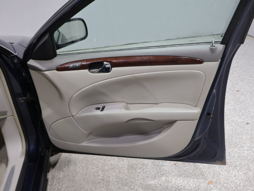Used 2007 Buick Lucerne CXL FWD image 22