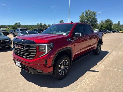 Used 2025 GMC Sierra 1500 AT4 w/ AT4 Premium Package AWD/4WD image 7