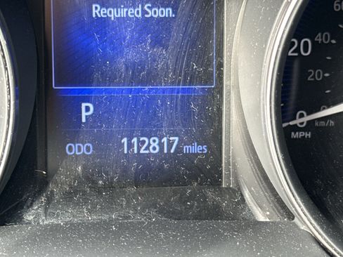 Used 2018 Toyota C-HR XLE image 5