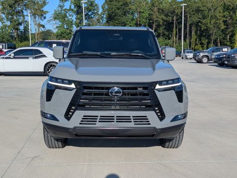 Used 2024 Lexus GX 550 w/ Cold Area Package AWD/4WD image 8