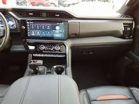 Used 2024 GMC Sierra 1500 AT4 w/ Technology Package image 21