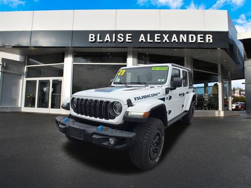 Used 2023 Jeep Wrangler Unlimited Rubicon 4xe AWD/4WD image 9