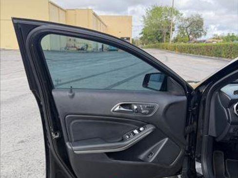 Used 2018 Mercedes-Benz GLA 250 image 26