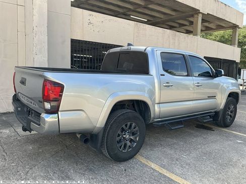 Used 2022 Toyota Tacoma SR5 RWD image 6