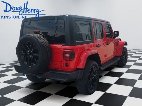 Used 2023 Jeep Wrangler Unlimited Sahara AWD/4WD image 5