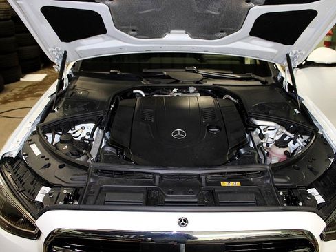 Used 2025 Mercedes-Benz S 580 4MATIC Sedan image 9
