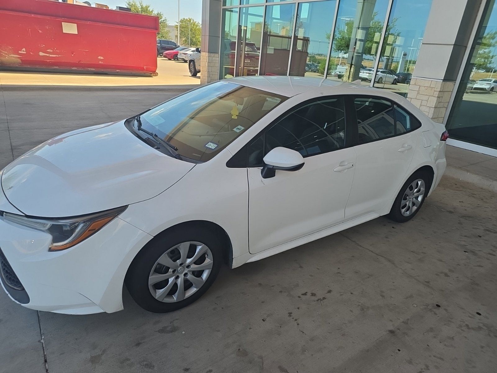 Used 2021 Toyota Corolla LE FWD image 1