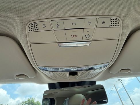 Used 2022 Mercedes-Benz GLC 300 4MATIC w/ Multimedia Package Lite image 28
