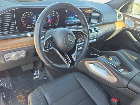 Certified 2025 Mercedes-Benz GLS 450 4MATIC image 16