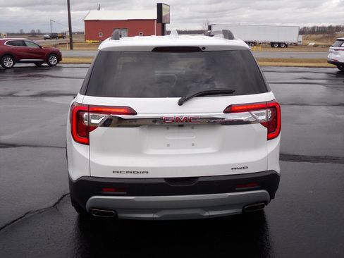 Used 2023 GMC Acadia SLE w/ Driver Convenience Package image 4