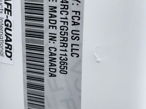 Used 2024 Chrysler Pacifica Touring FWD image 34
