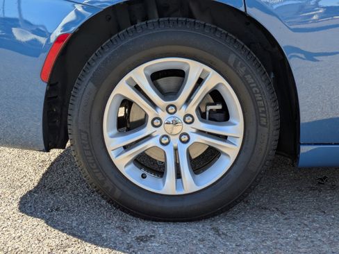 Used 2020 Dodge Charger SXT image 9