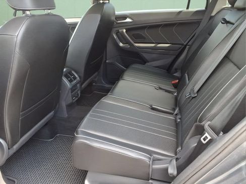 Used 2022 Volkswagen Tiguan SE AWD/4WD image 14
