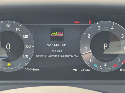 New 2026 Land Rover Range Rover Velar Belgravia AWD/4WD image 32