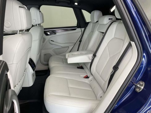 Used 2024 Porsche Macan image 19