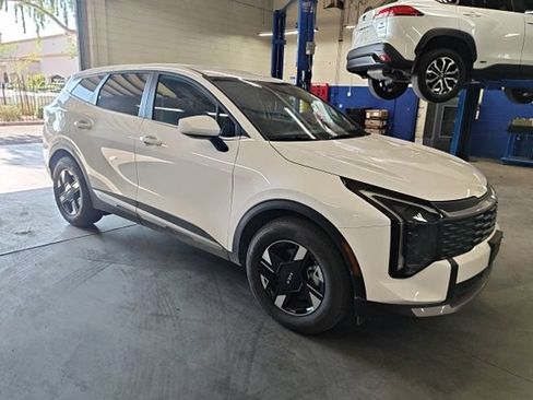 Certified 2026 Kia Sportage LX FWD image 9