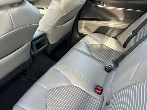 Certified 2020 Toyota Camry SE image 16