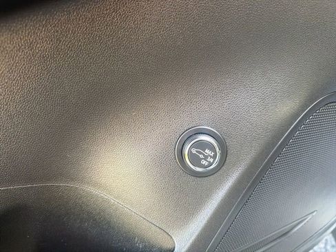 Certified 2022 Buick Envision Preferred FWD image 12