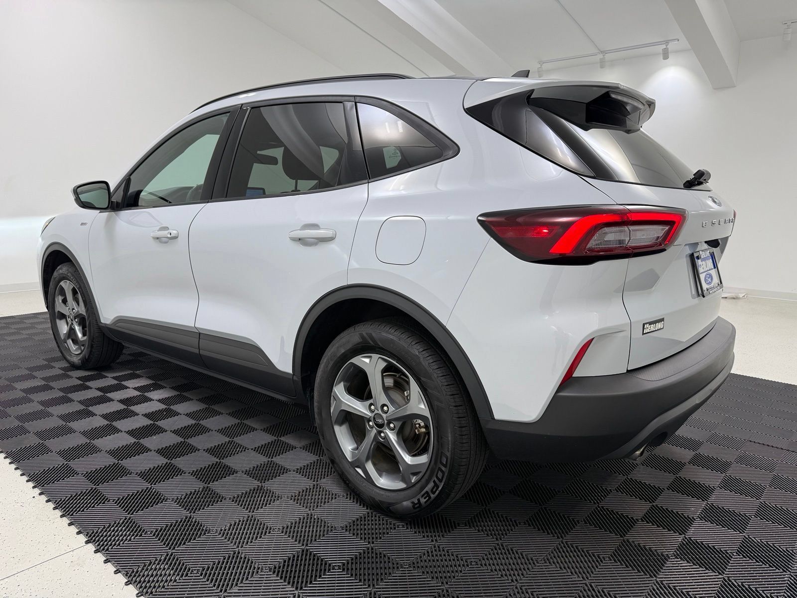 Used 2025 Ford Escape ST-Line Select AWD/4WD image 6