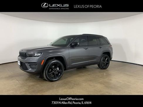 Used 2023 Jeep Grand Cherokee Altitude AWD/4WD image 1
