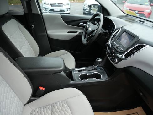 Used 2021 Chevrolet Equinox LT image 28
