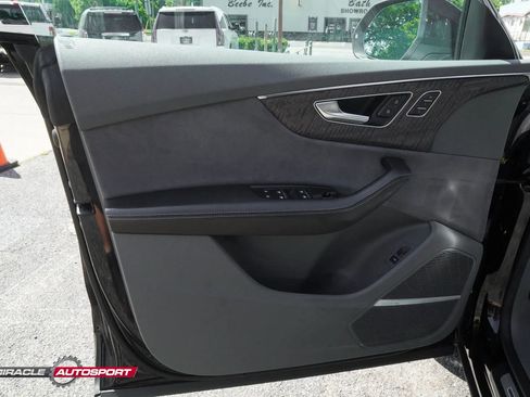 Used 2019 Audi Q8 Prestige image 16