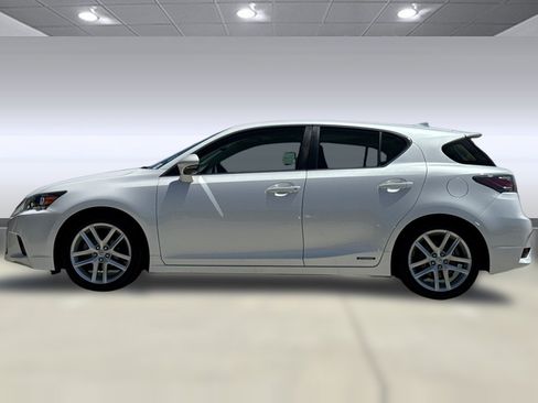 Used 2016 Lexus CT 200h w/ Navigation Package FWD image 2