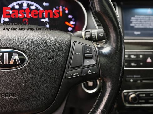 Used 2014 Kia Cadenza Premium w/ Luxury Package FWD image 16