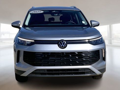 Certified 2025 Volkswagen Tiguan S image 3