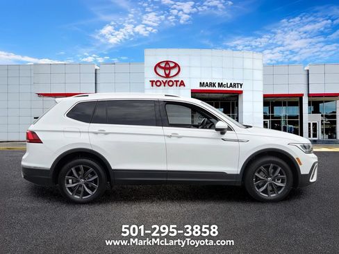 Used 2024 Volkswagen Tiguan SE FWD image 6