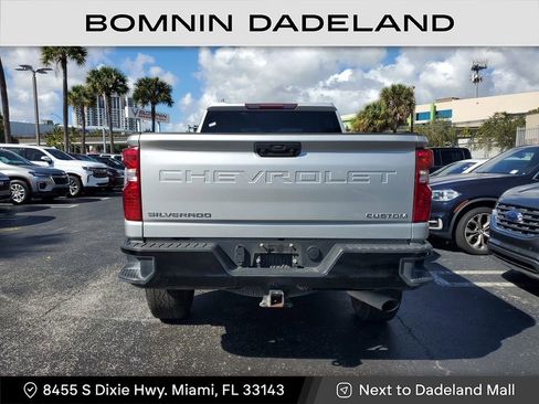 Used 2023 Chevrolet Silverado 2500 Custom w/ Custom Value Package image 5
