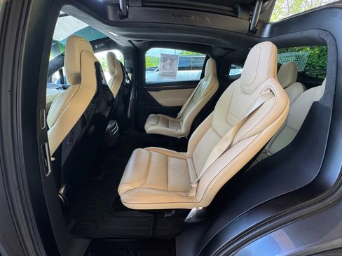 Used 2016 Tesla Model X Performance image 45