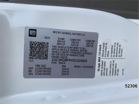 Used 2025 Chevrolet Express 2500 Extended w/ Communications Package image 19