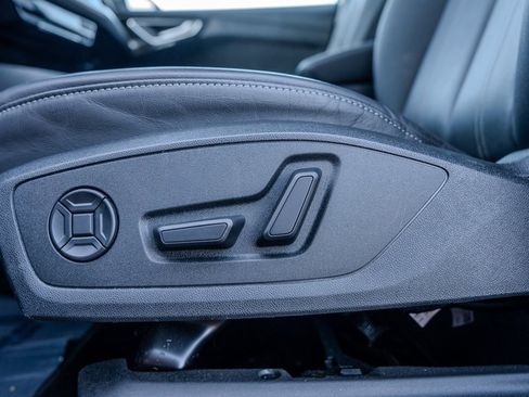 Used 2024 Audi Q4 e-tron Premium Plus image 16