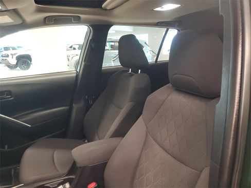 Used 2022 Toyota Corolla Cross LE image 16