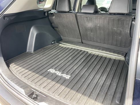 Used 2021 Toyota RAV4 XLE Premium image 26