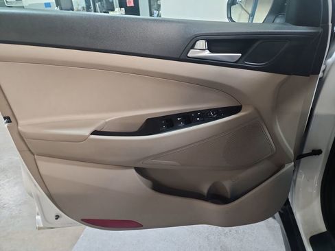 Used 2019 Hyundai Tucson SE w/ Cargo Package image 12